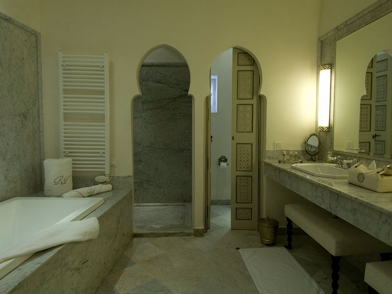 Aliya Bathroom